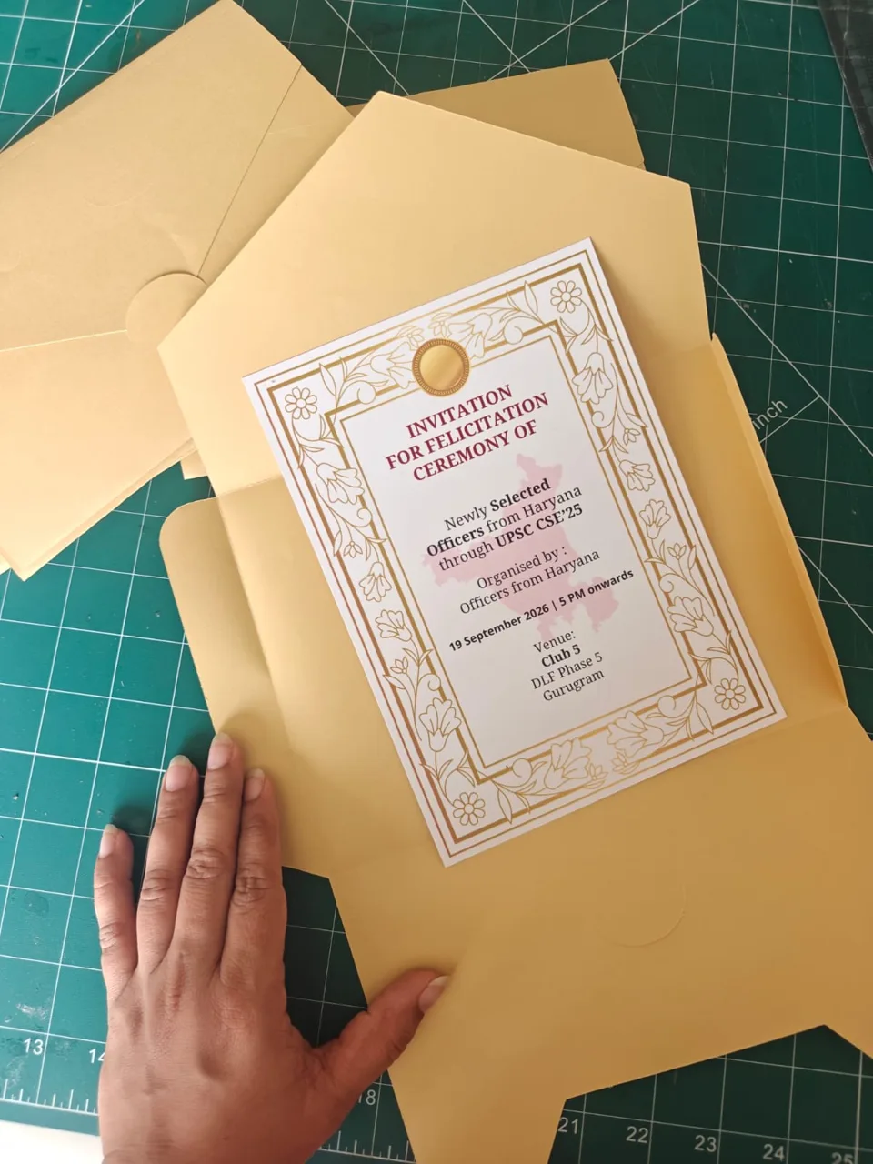Invitations with envelopes printed by Messketeers